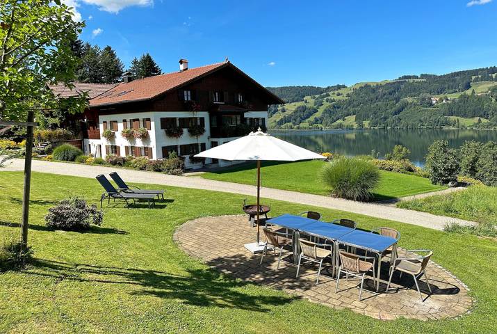 Ferienwohnung für 6 Personen, mit Terrasse und Garten sowie Seeblick im Allgäu