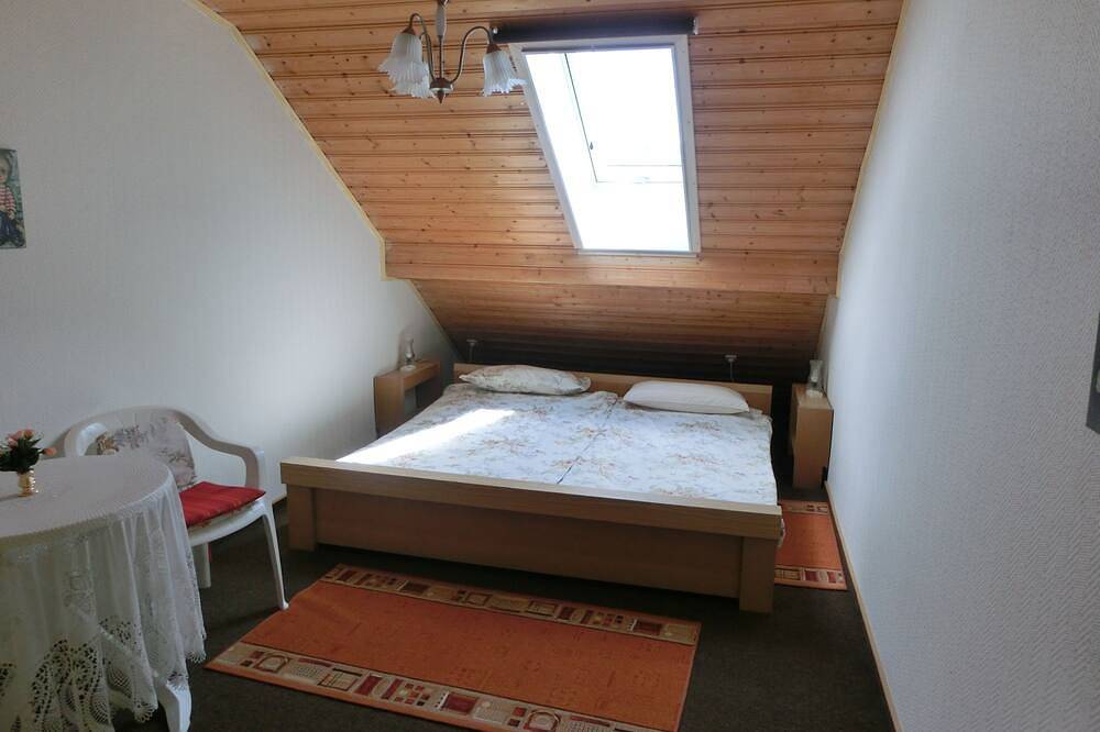 Ganze Wohnung, Ferienwohnung in der Nähe des Brombachsees (bis 4+ Personen) in Röttenbach, Fränkisches Seenland