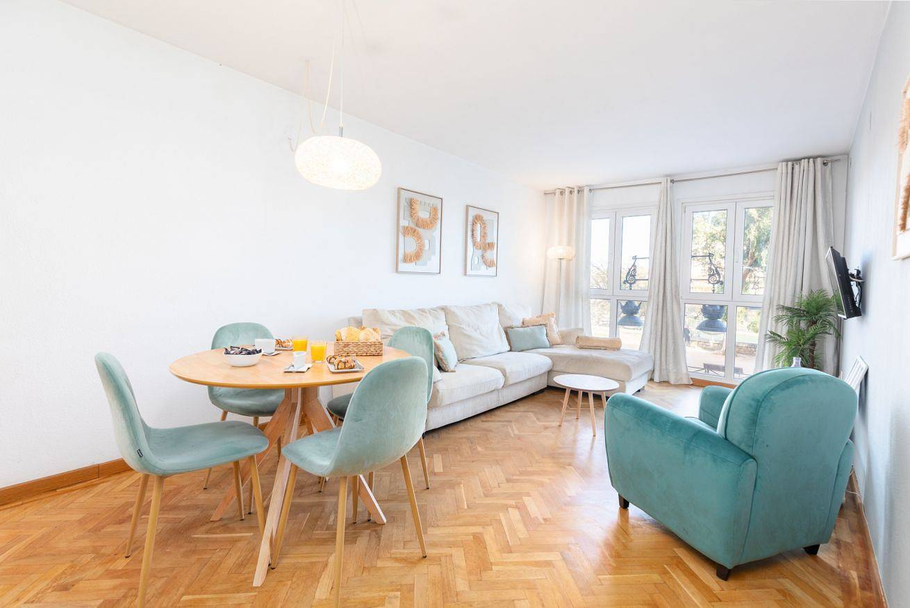 Apartamento entero, Travel Habitat Torres de Serranos A in Valencia City Centre, Valencia