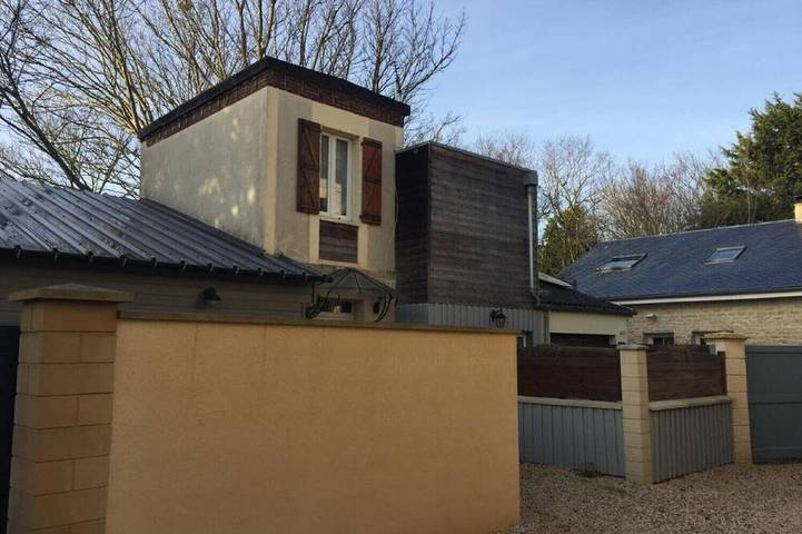 Maison de pêcheur à 30metres de la plage . in Luc-sur-Mer, Région de Caen