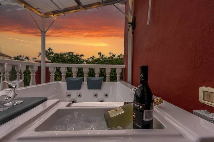 Cottage für 4 Personen, mit Garten und Whirlpool sowie Balkon auf La Palma