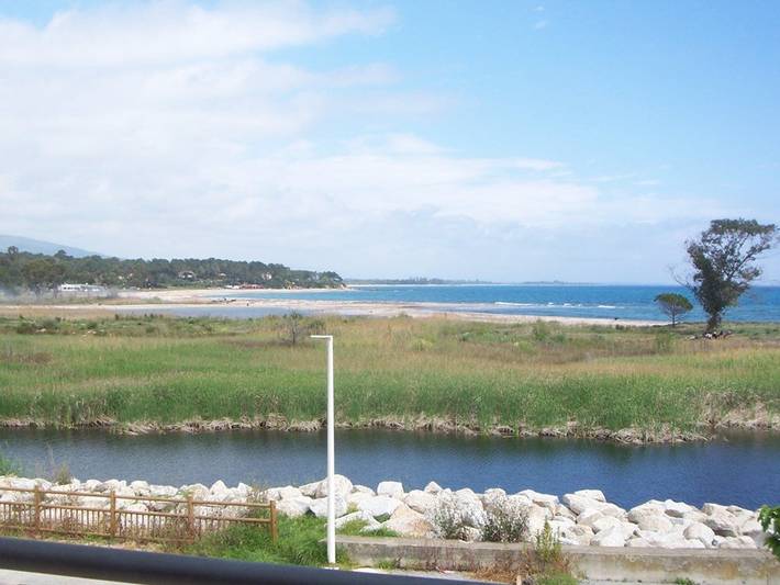 Location de vacances pour 4 personnes, avec terrasse et piscine à Sari-Solenzara