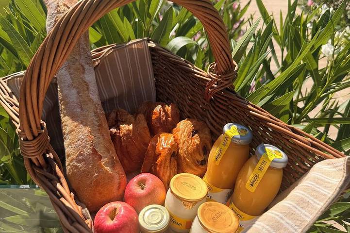 Appartement entier, Le Jardin Secret Du Garlaban in Roquevaire, Côte méditerranéenne (France)