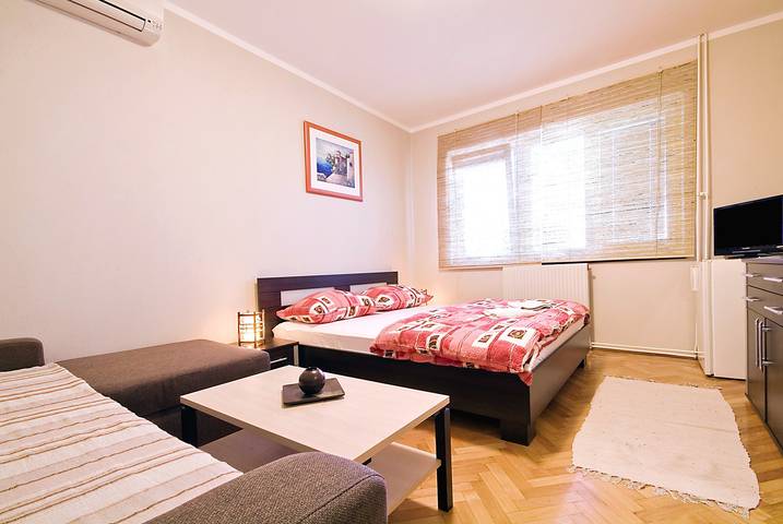 Ferienwohnung für 4 Personen, mit Sauna und Pool in Zadar