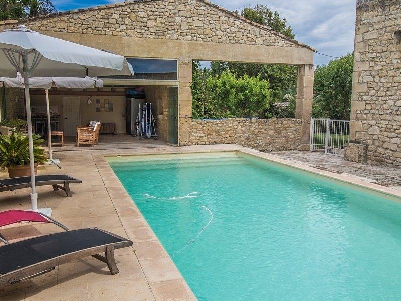 Near Saint-Rémy-de-Provence, air-conditioned farmhouse 10P., heated pool. in Saint-Étienne-du-Grès, Region de Arles