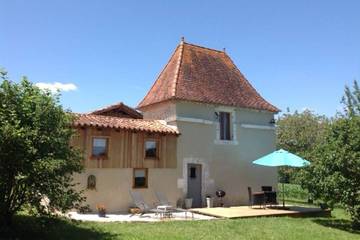 Gîte pour 2 personnes, avec jacuzzi ainsi que jardin et terrasse à Palluaud