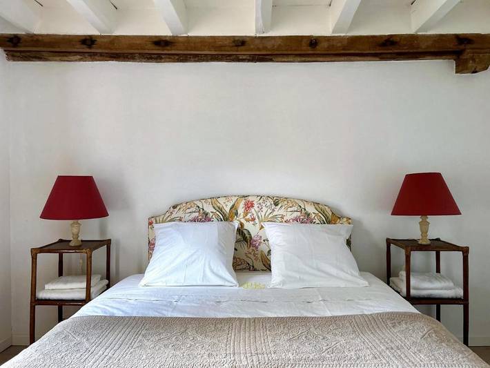 Gîte pour 2 personnes, avec Terrasse ainsi que Jardin et Vue à Château-Renard