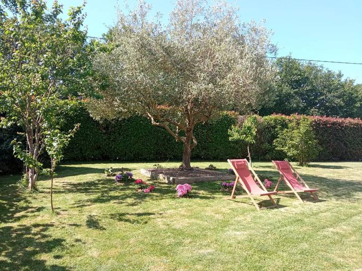 Gîte pour 4 personnes, avec terrasse et jardin à Locoal-Mendon - 3