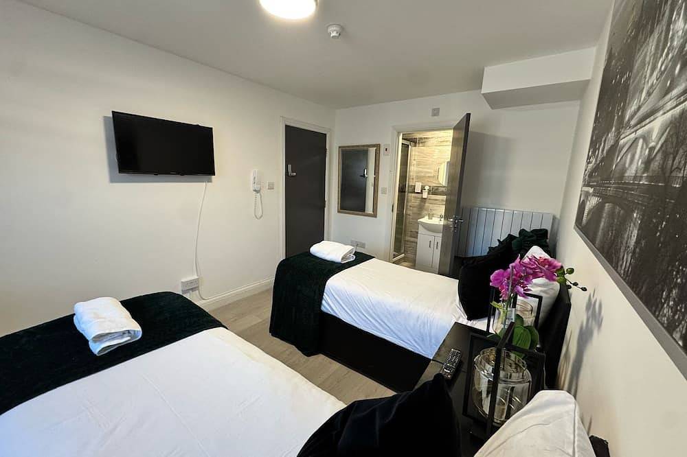Ensuite Deluxe Room with Shower in London, South East England