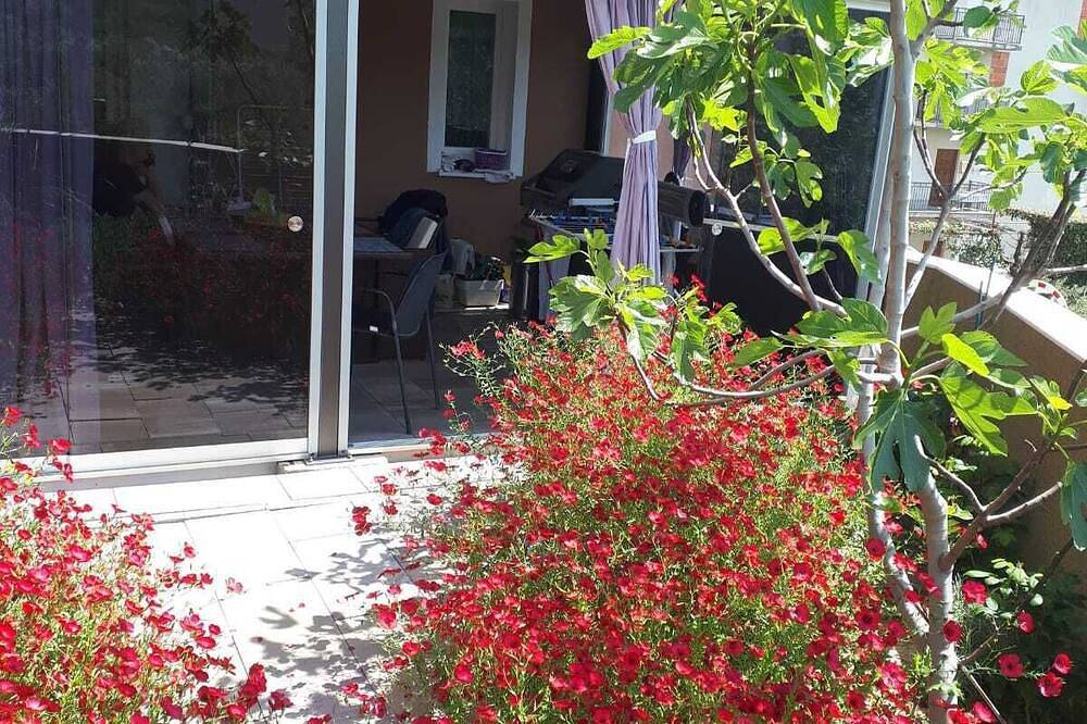 Ganze Wohnung, Mariner - Summer garden delight in Stobrec, Split-Dalmatien