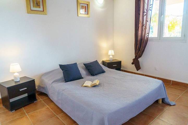 Location de vacances pour 6 personnes, avec terrasse et jardin à Solaro - 2