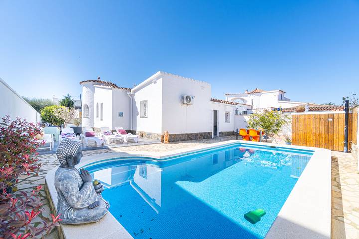Villa pour 8 personnes, avec terrasse à Empuriabrava