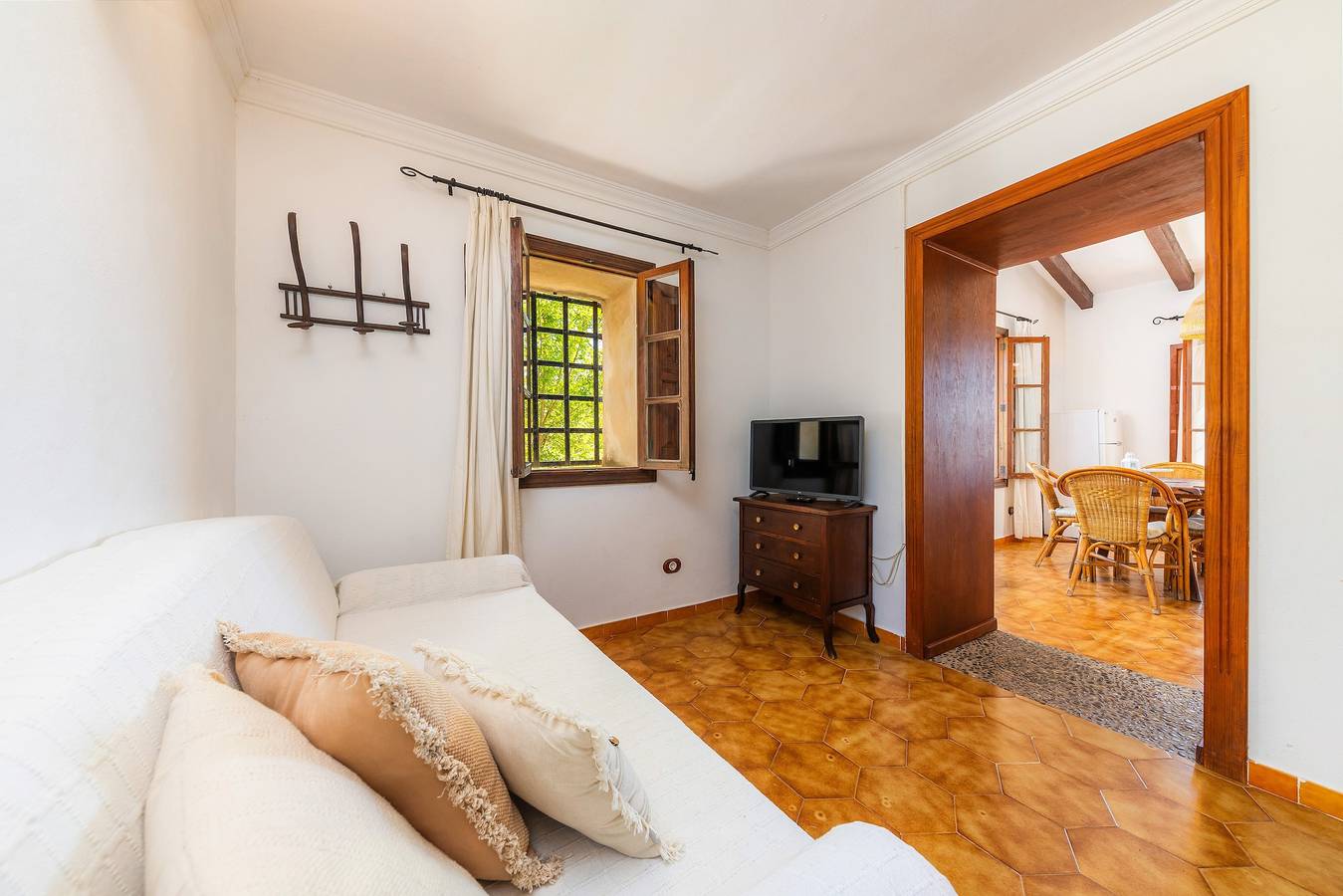 Geheel appartement, Appartement "Es Sostre" met Uitzicht op de Bergen, Gedeeld Zwembad & Wifi in Petra, Mallorca Binnenland