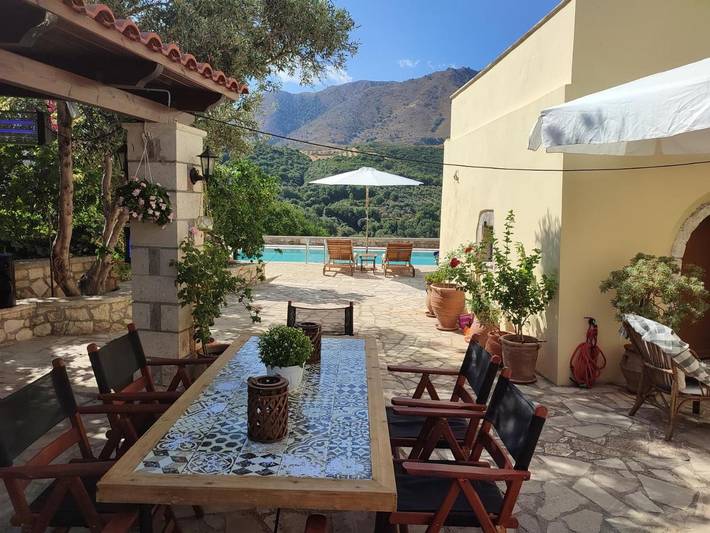 Ferienhaus für 10 Personen, mit Balkon und Terrasse sowie Garten und Pool