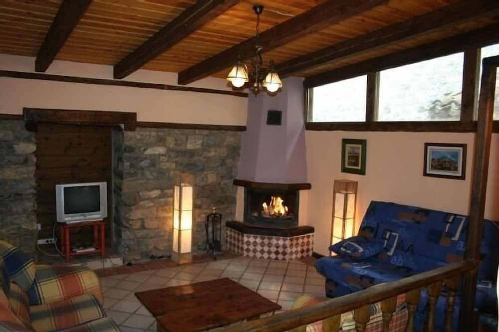 Self catering cottage La Colmena for 6 people in Navalsaz, Enciso