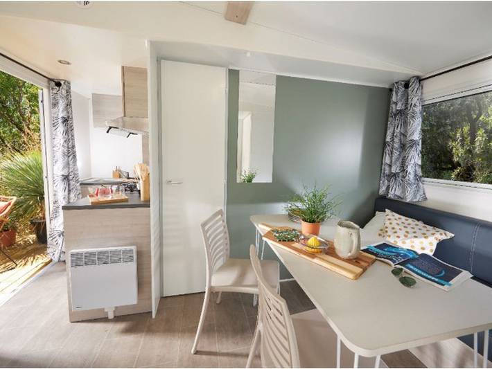 Mobil home pour 4 personnes, avec terrasse et piscine à Anduze