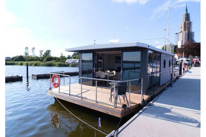 Boot für 6 Personen, mit Terrasse und Ausblick in Schleswig