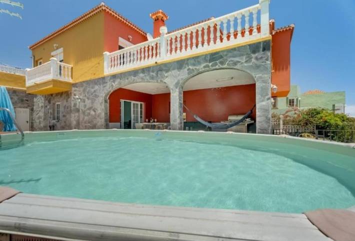 Apartamento de vacaciones para 4 personas, con vistas además de piscina y terraza - 1