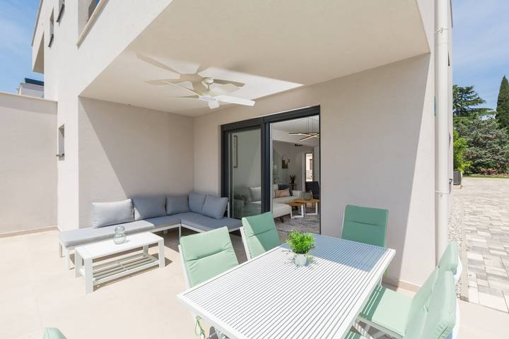 Ferienhaus für 5 Personen, mit Garten und Pool in Novigrad - 3