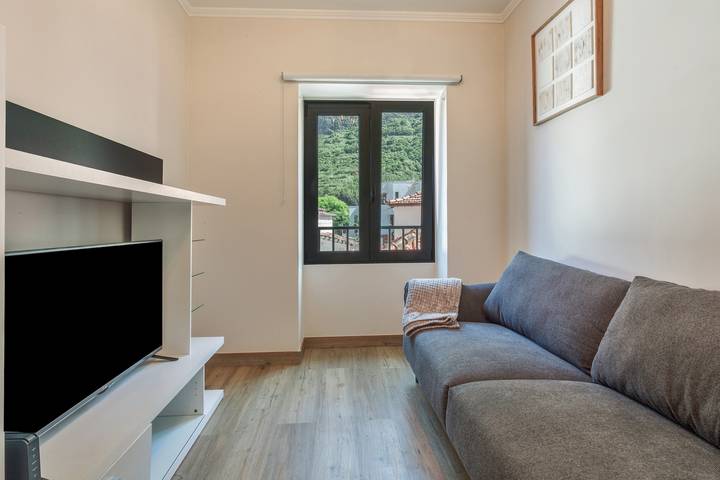 Entire apartment, Al - Vic Center House in São Vicente (Madeira), Madeira