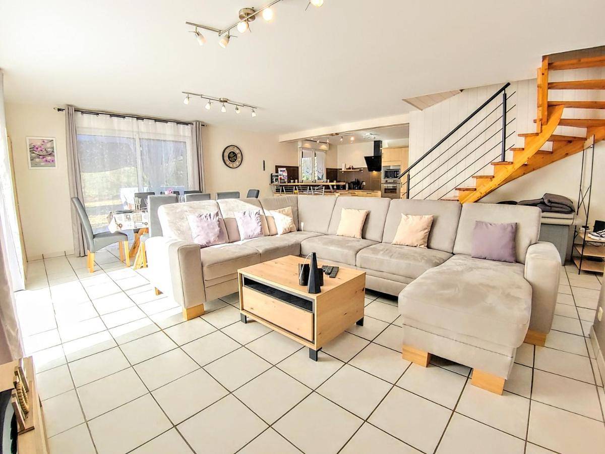 Villa Privée, Piscine chauffée, à 2km du Lac in Canet-de-Salars, Aveyron