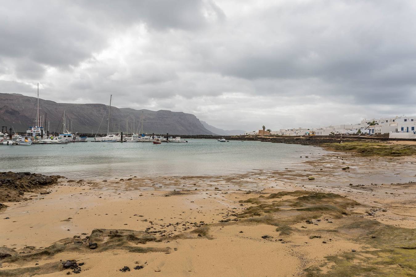 Casa de vacaciones "El Sombrerito 2" con vistas al mar, terraza y Wi-Fi in La Graciosa, Parque Natural Archipiélago Chinijo