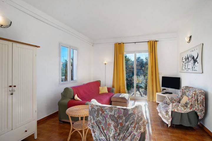 Casa vacanze 'Ca' Del Sole' con vista mare, giardino privato e Wi-Fi in Civezza, Riviera di Ponente