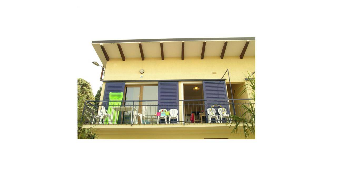Ganze Wohnung, Ferienanlage Bella Italia Apartment Verbena für 6 Personen in Peschiera del Garda, Gardasee-Berge