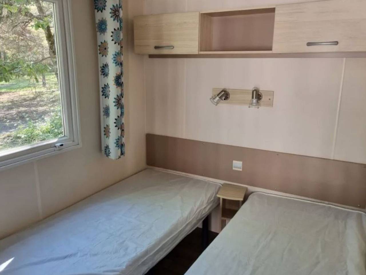 Mobil home confortable avec terrasse au camping de Neffes in Neffes, Région de Gap