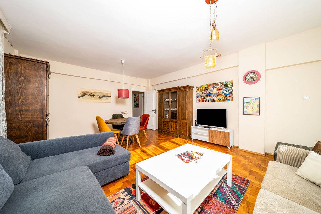 Entire apartment, Cozy Flat with Central Location in Muratpasa in Antalya, Antalya Province