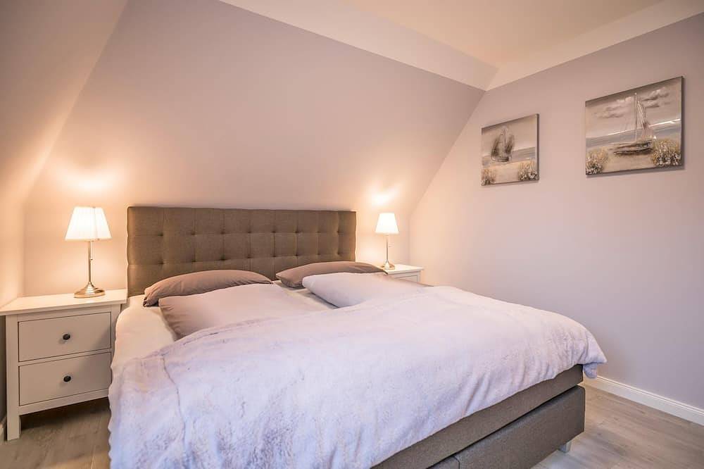 Ganze Wohnung, \"Haus Strandpirat 1 Whg. Abendsonne\" - behagliche Fewo für 2 Personen in Büsum, Nordseeküste