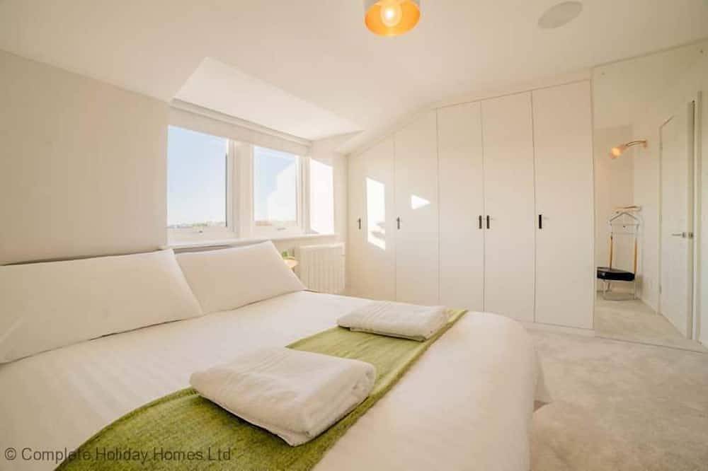 Rampart View -  a house that sleeps 6 guests  in 3 bedrooms in Gosport, Hampshire