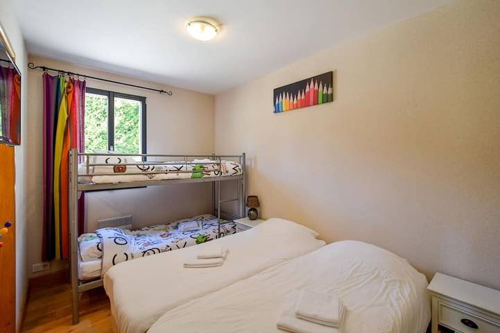 Villa pour 10 personnes, avec balcon ainsi que jardin et piscine en Dordogne - 2