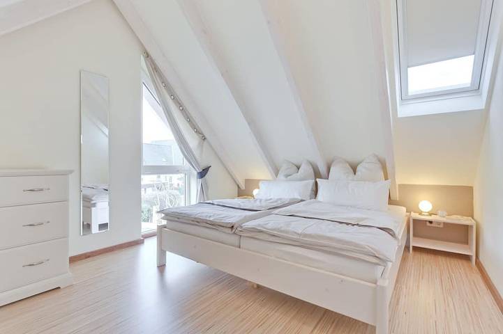 Tolles Ferienhaus mit Garten, Terrasse, 500m zum Strand, gratis WLAN, Parkplatz in Zingst, Fischland - Darß - Zingst