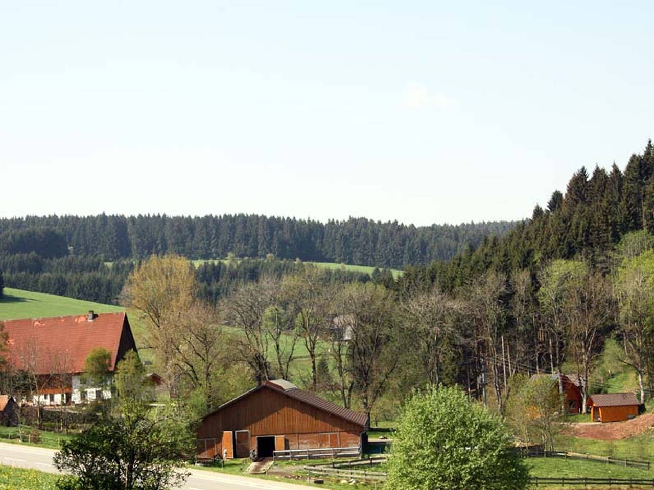 Ganze Wohnung, Apartment „Ahorn“ mit gemeinsamer Terrasse, Garten und Wlan in St. Georgen, Mittlerer Schwarzwald