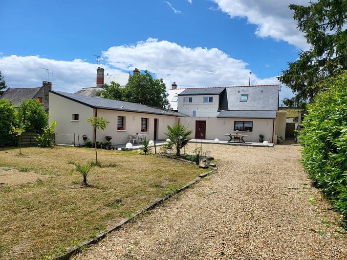Gîte pour 2 personnes, avec jardin et jacuzzi à Saint-Clément-des-Levées
