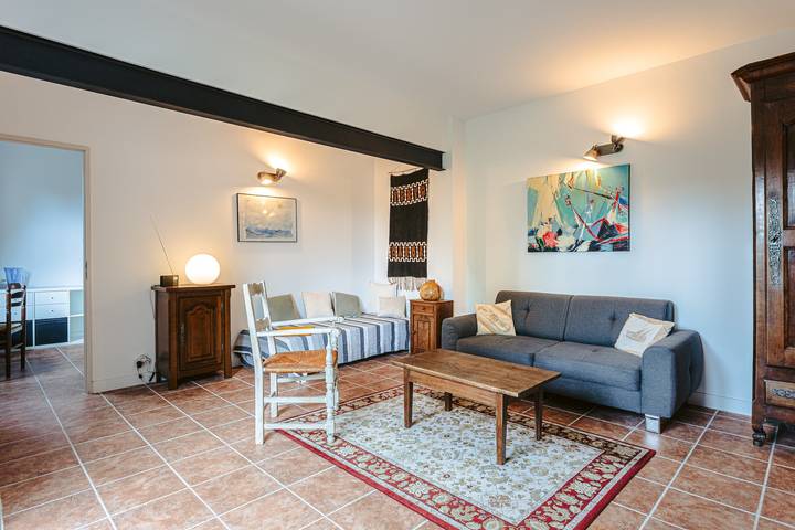 Gabae - Les Volets Gris: Comfortable Holiday Home with Wi-Fi and Remote Work Space in Puyravault, Rochefort region