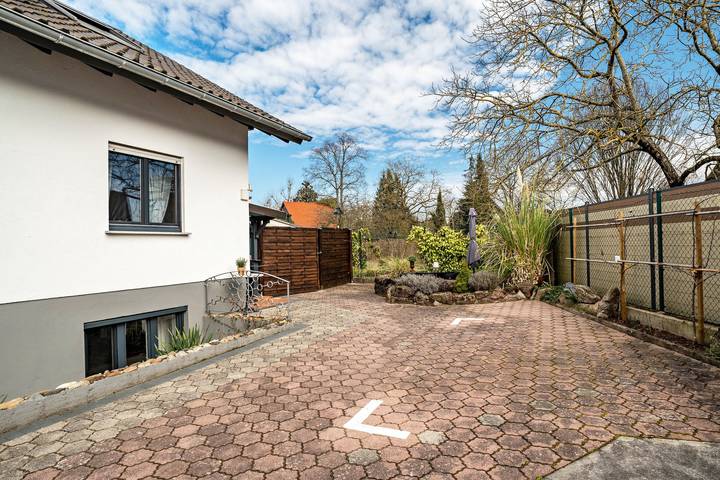 Apartamento entero, Apartamento 'Erdmännchen' con terraza privada, jardín privado y Wi-Fi in Balzhofen, Bühl
