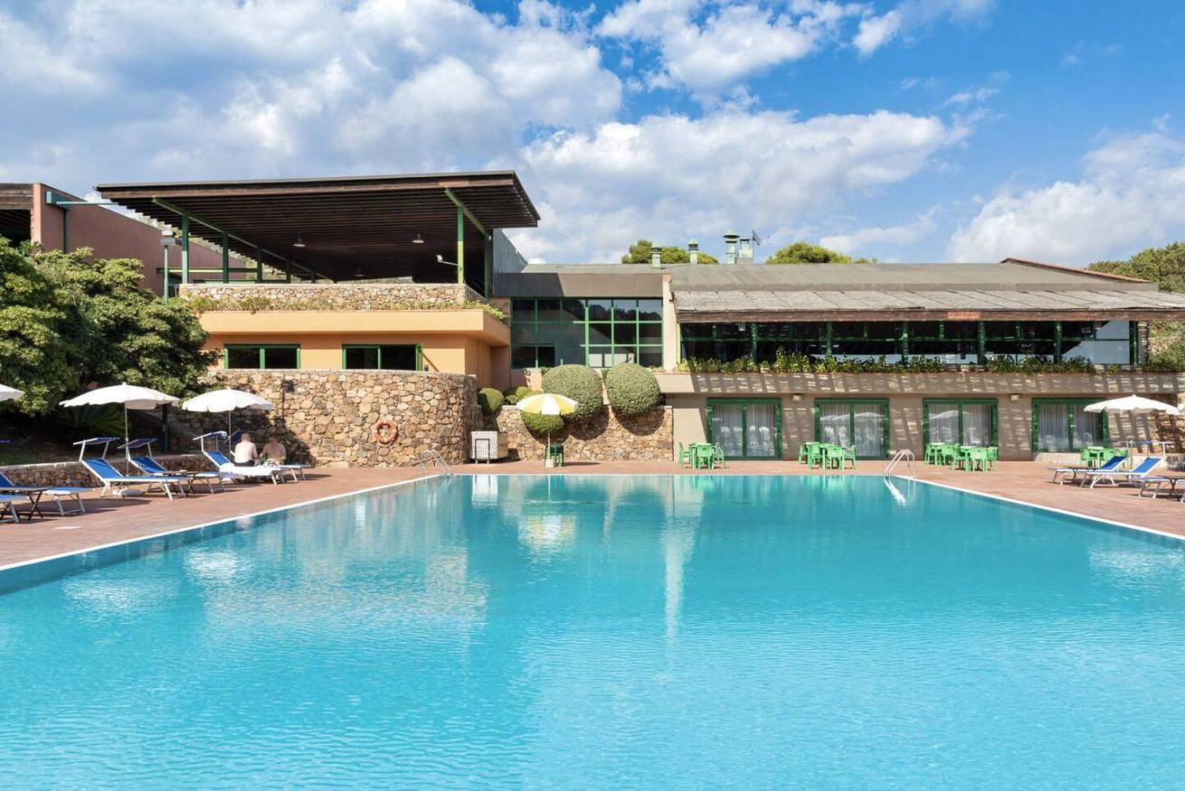 Apartamento entero, Baia Ginestre Three-room apartment with 6 beds in Teulada (Italia), Provincia de Cagliari