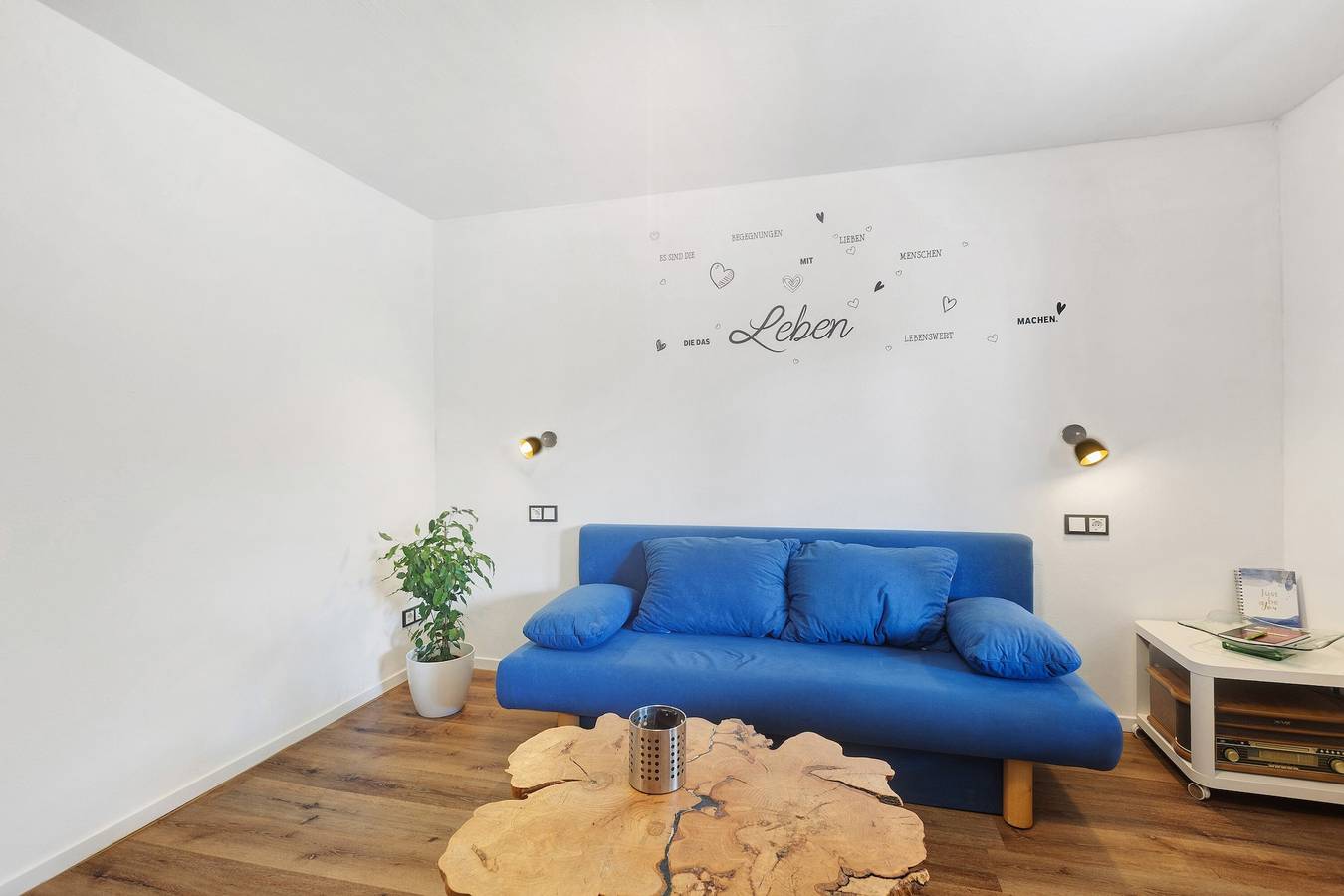 Apartamento entero, Apartamento “Bachlauf und Waldblick Stünzel” con terraza compartida, jardín privado y Wi-Fi in Schmallenberg, Hochsauerlandkreis
