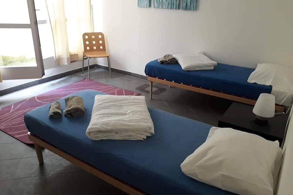 Comer See - Selbstversorgerhaus mit Pool und privatem Garten in Selva (Montemezzo), Montemezzo