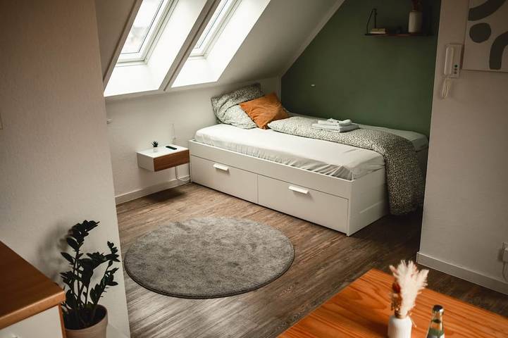 Ganze Wohnung, Zentrale & frisch renovierte Unterkunft am Bahnhof in Kirchheim unter Teck, Landkreis Esslingen