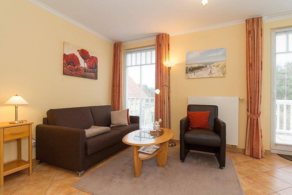 Ganze Wohnung, Tolle Ferienwohnung an der Ostsee mit Balkon & Strandkorb - Saunabereich im Haus in Ostseebad Kühlungsborn, Kühlungsborn