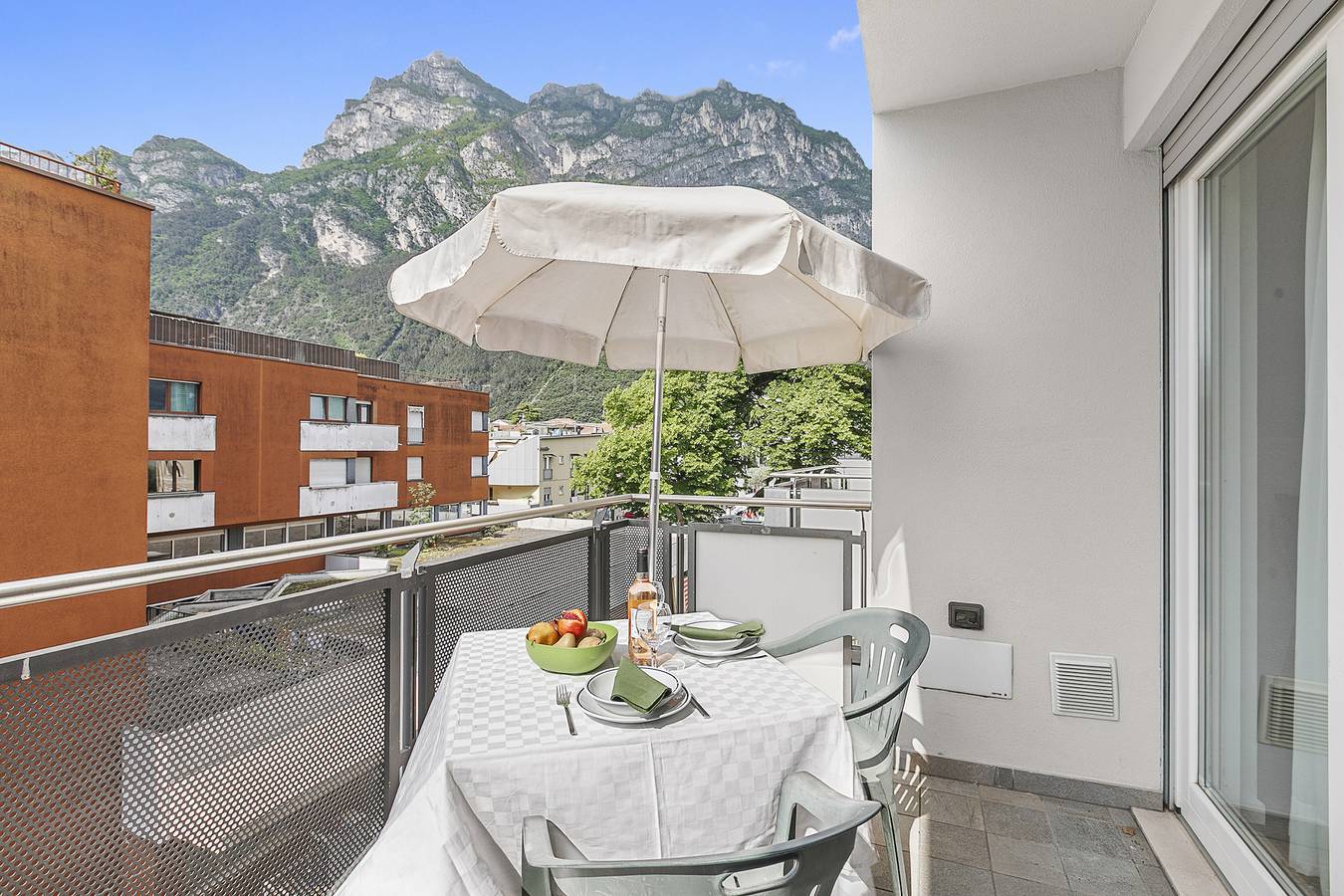 Entire apartment, Casa Clara in Riva del Garda, Garda Mountains