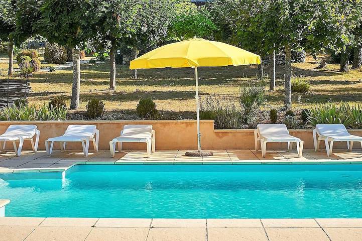 Location de vacances pour 4 personnes, avec Terrasse ainsi que Jardin et Piscine à Trémolat