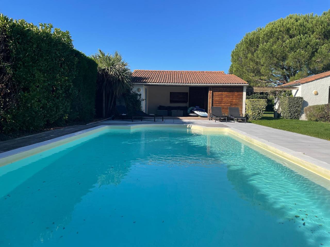 Villa moderne avec piscine à Brives in Brives-sur-Charente, Région de Jonzac