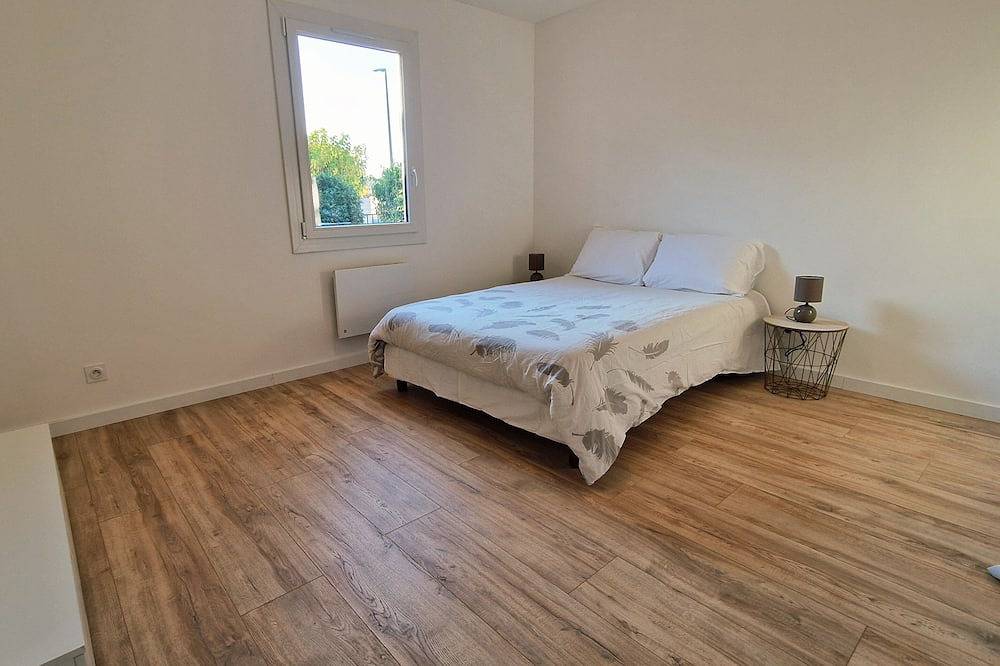 Fully renovated house with garden - Near Nîmes, Arles and Avignon in Saint-Gervasy, Nimes region