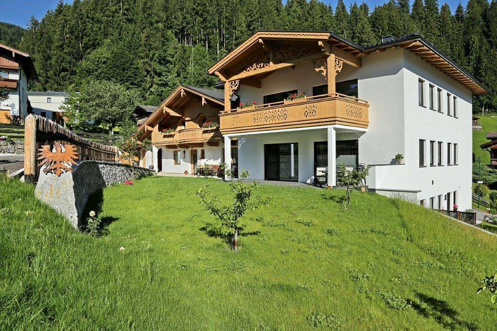 Ganze Ferienwohnung, Landhaus Taxach in Ried im Zillertal, Ski-Optimal Hochzillertal