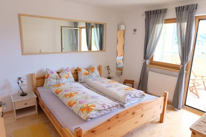 Ferienwohnung für 4 Personen, mit Balkon und Terrasse sowie Ausblick