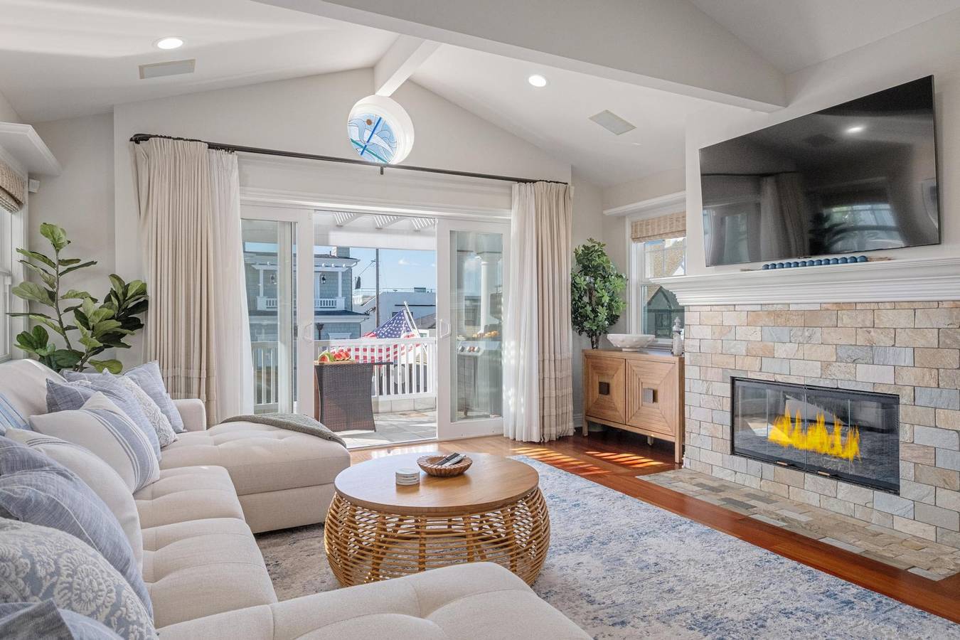 4br Beach House Steps from Sand - Ac Parking Bbq in Hermosa Beach, Los Angeles County